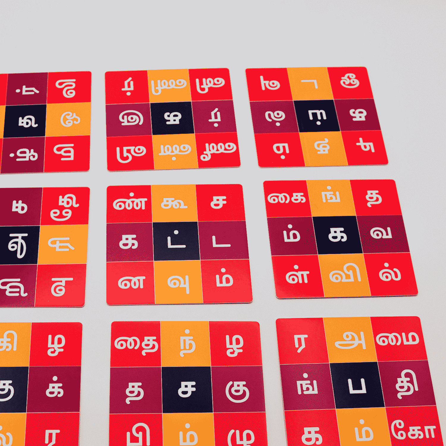 மின்னல் | Minnal – Tamil Word Puzzle Game